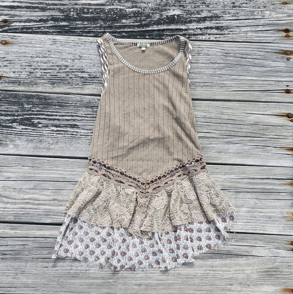 Gimmicks Open-Back Floral Tank Top~ Size XS